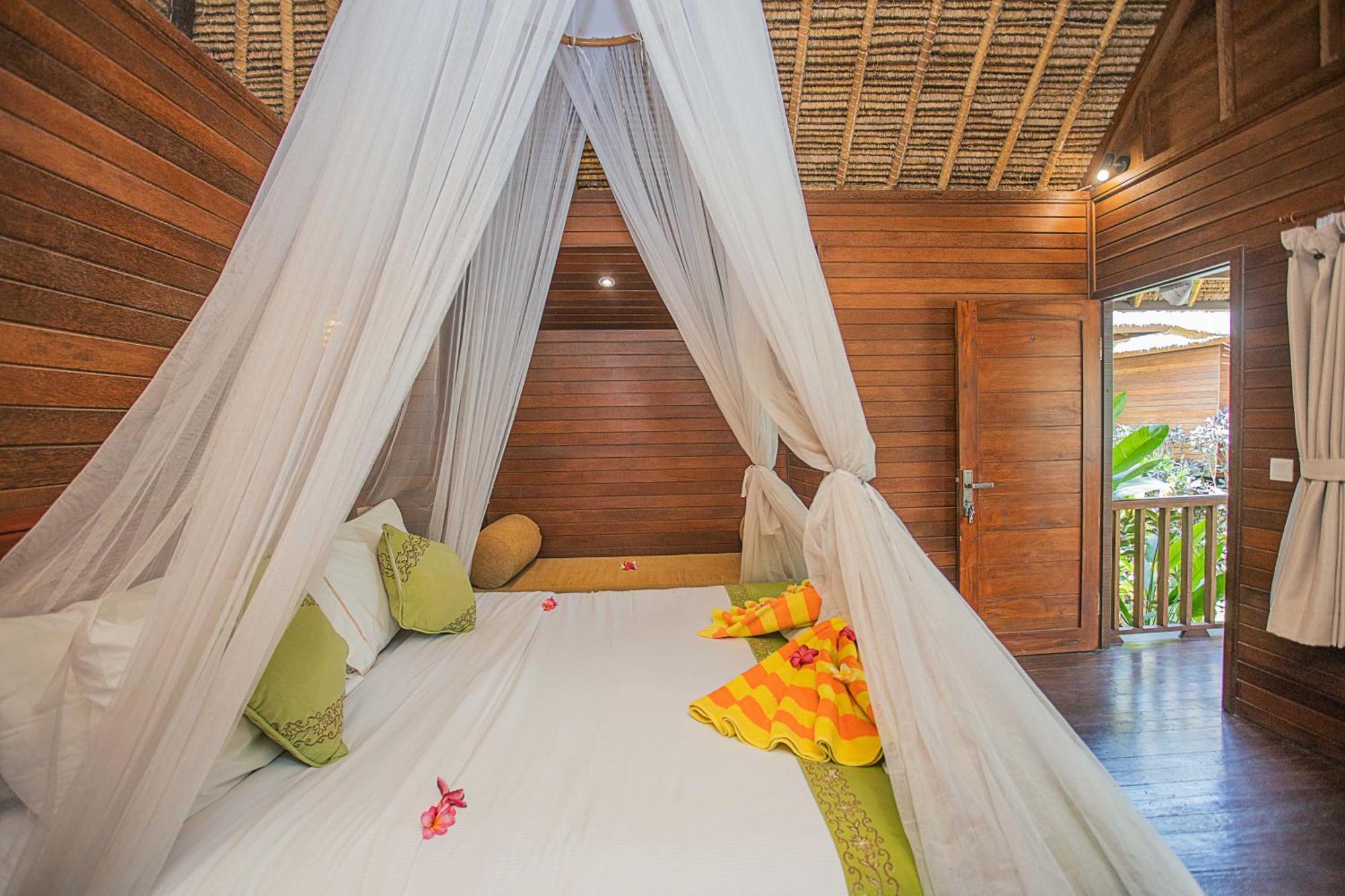 Lembongan Mantra Huts Hotel Exterior foto